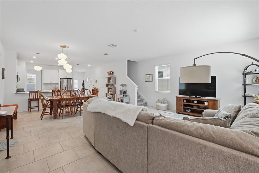 For Sale: $474,900 (3 beds, 2 baths, 2203 Square Feet)