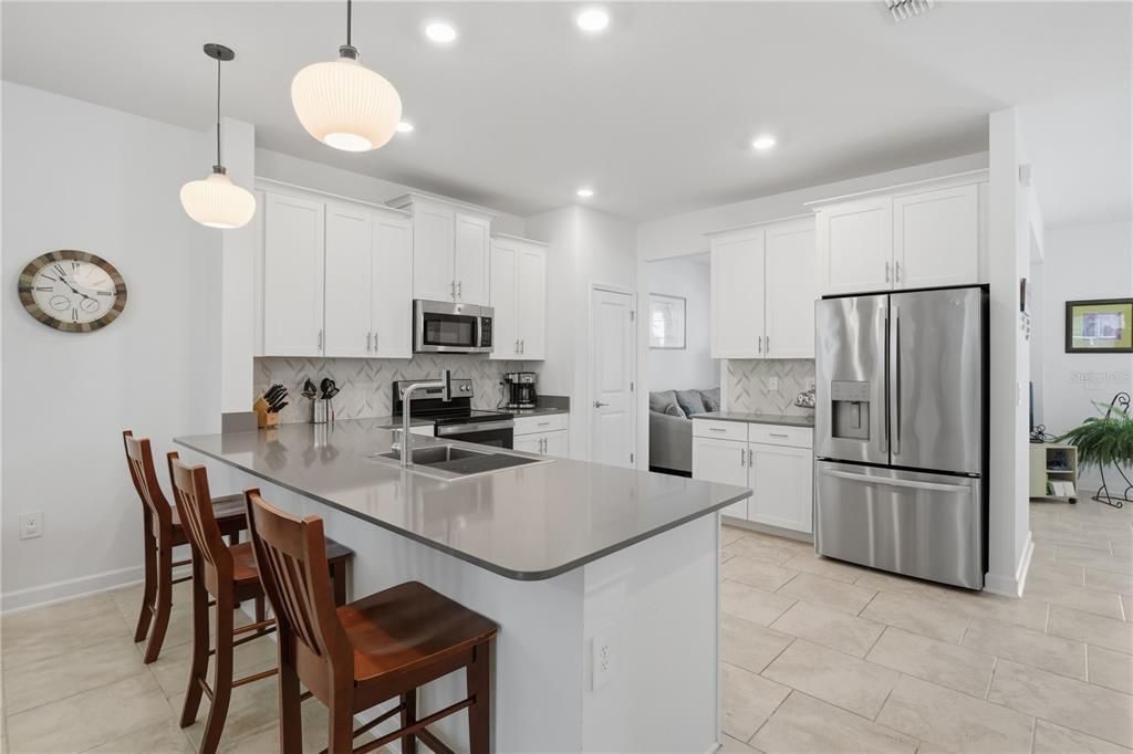 For Sale: $474,900 (3 beds, 2 baths, 2203 Square Feet)