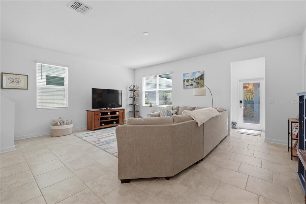 For Sale: $474,900 (3 beds, 2 baths, 2203 Square Feet)