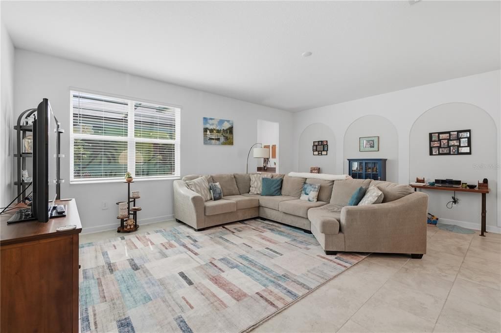 For Sale: $474,900 (3 beds, 2 baths, 2203 Square Feet)