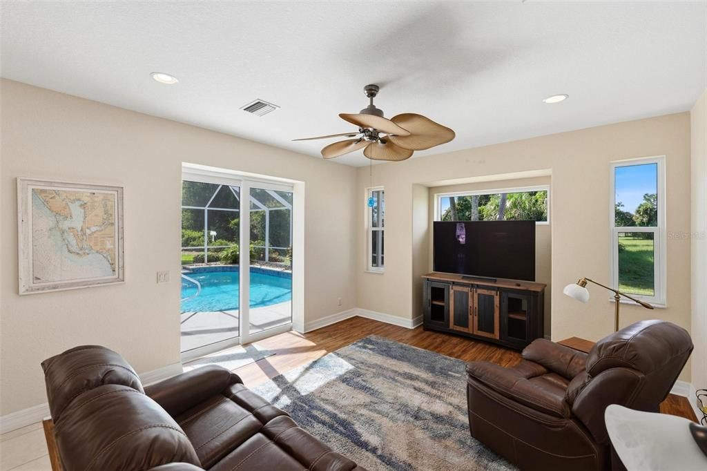 For Sale: $535,000 (3 beds, 2 baths, 2284 Square Feet)