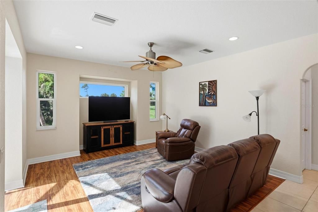 For Sale: $535,000 (3 beds, 2 baths, 2284 Square Feet)