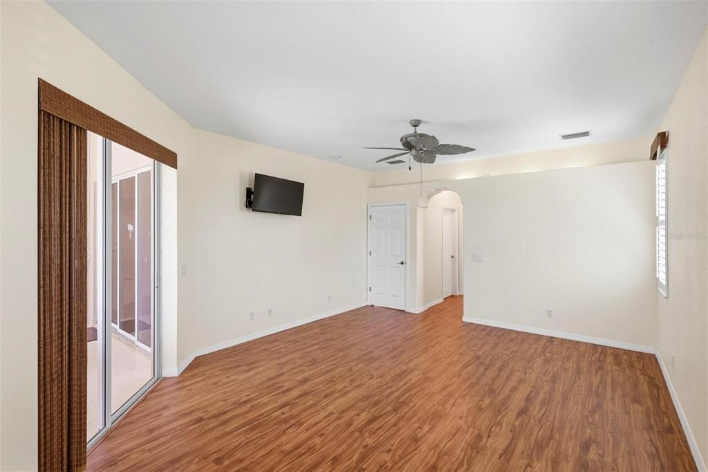 For Sale: $535,000 (3 beds, 2 baths, 2284 Square Feet)