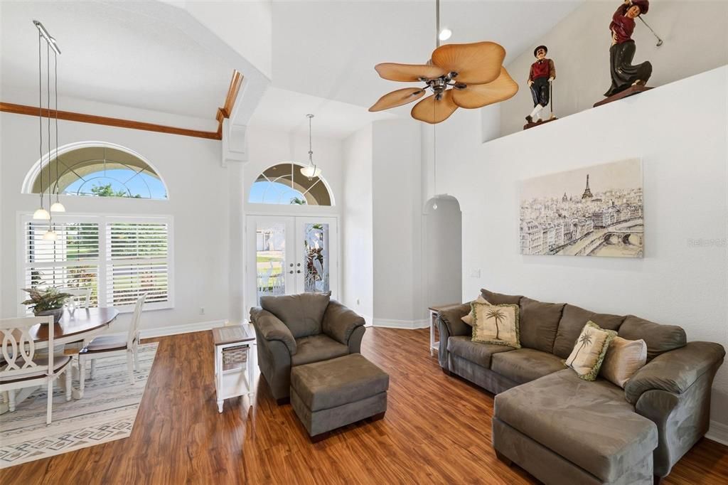 For Sale: $535,000 (3 beds, 2 baths, 2284 Square Feet)