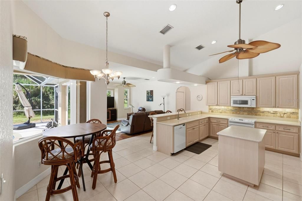 For Sale: $535,000 (3 beds, 2 baths, 2284 Square Feet)