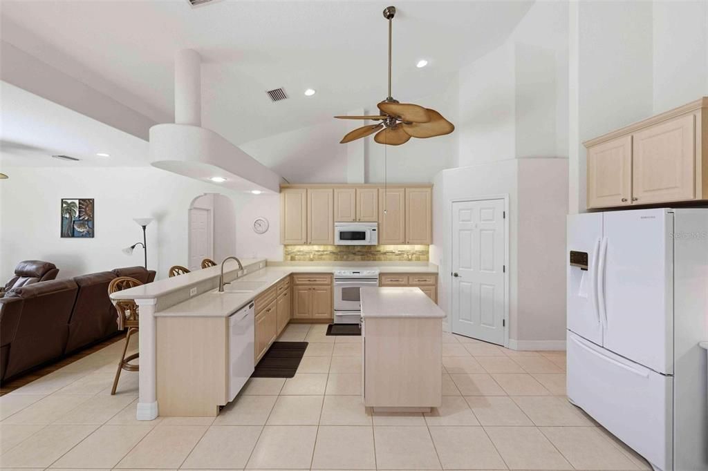 For Sale: $535,000 (3 beds, 2 baths, 2284 Square Feet)