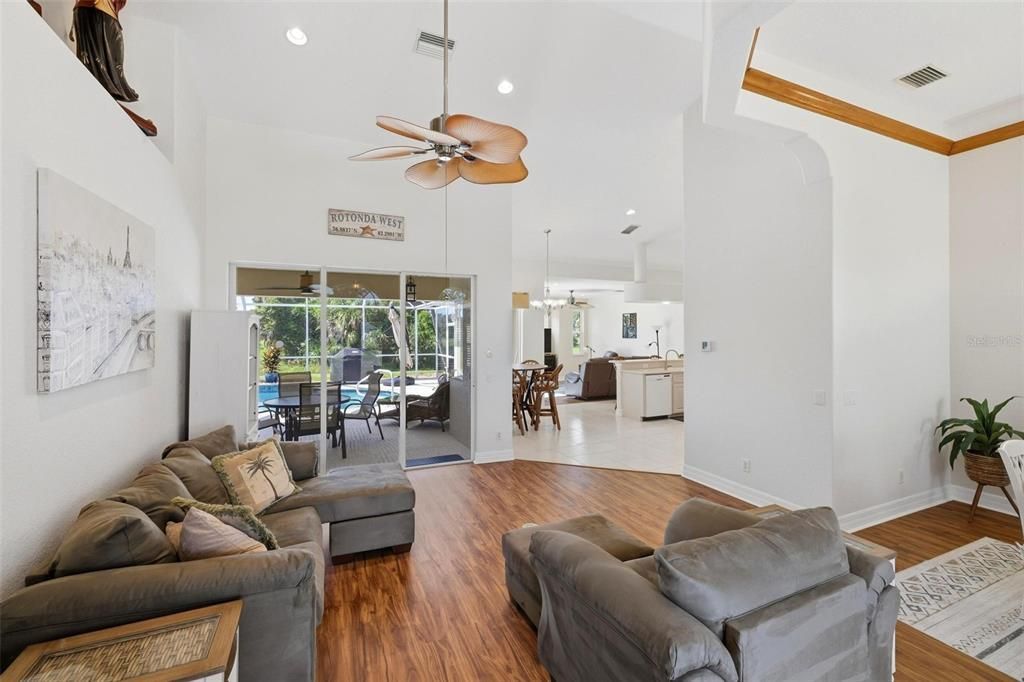 For Sale: $535,000 (3 beds, 2 baths, 2284 Square Feet)