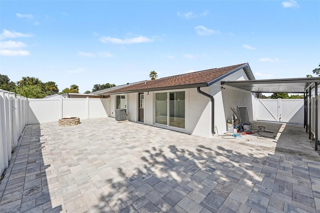 For Sale: $315,000 (2 beds, 2 baths, 928 Square Feet)