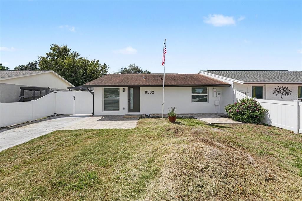 For Sale: $315,000 (2 beds, 2 baths, 928 Square Feet)