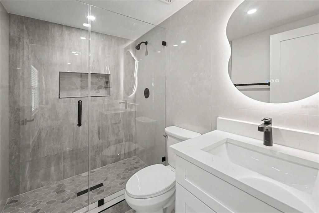 For Sale: $315,000 (2 beds, 2 baths, 928 Square Feet)