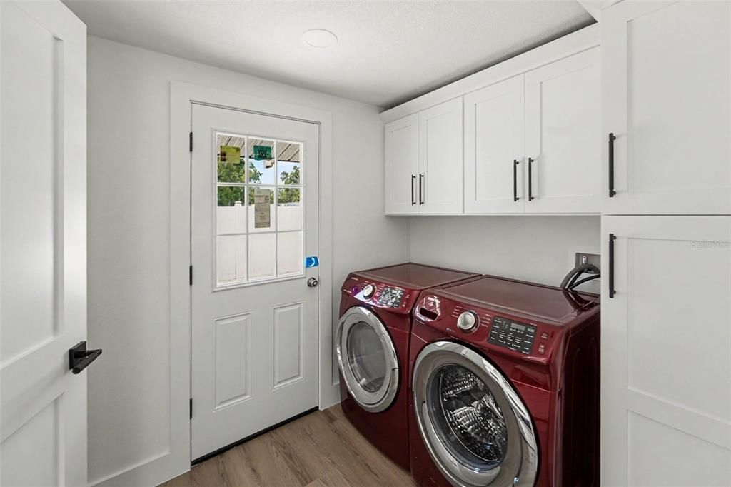 For Sale: $315,000 (2 beds, 2 baths, 928 Square Feet)