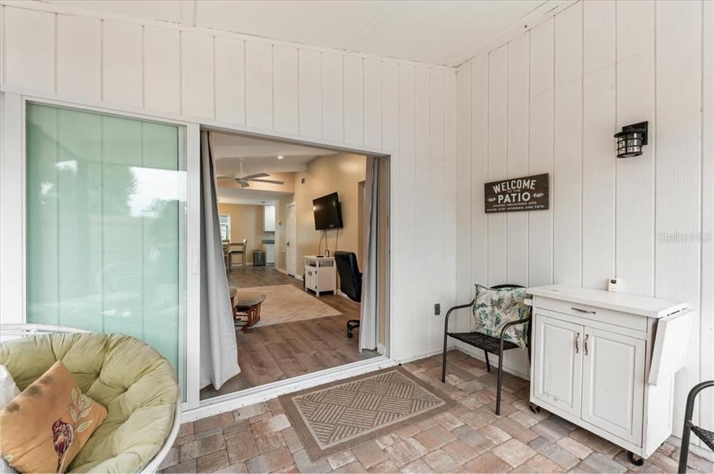 For Sale: $595,000 (3 beds, 2 baths, 1210 Square Feet)
