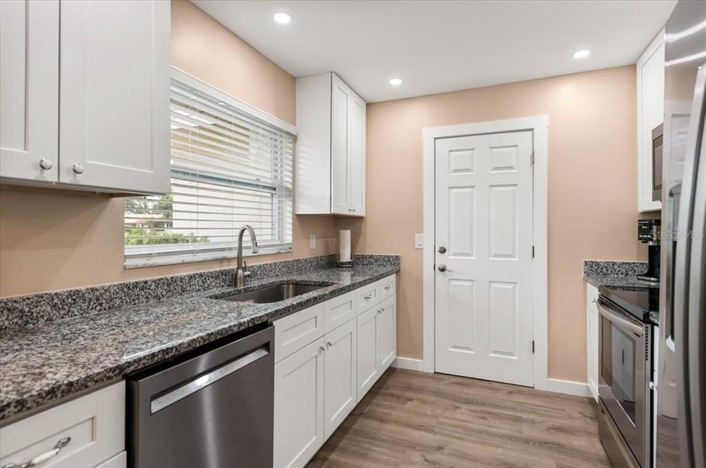 For Sale: $595,000 (3 beds, 2 baths, 1210 Square Feet)