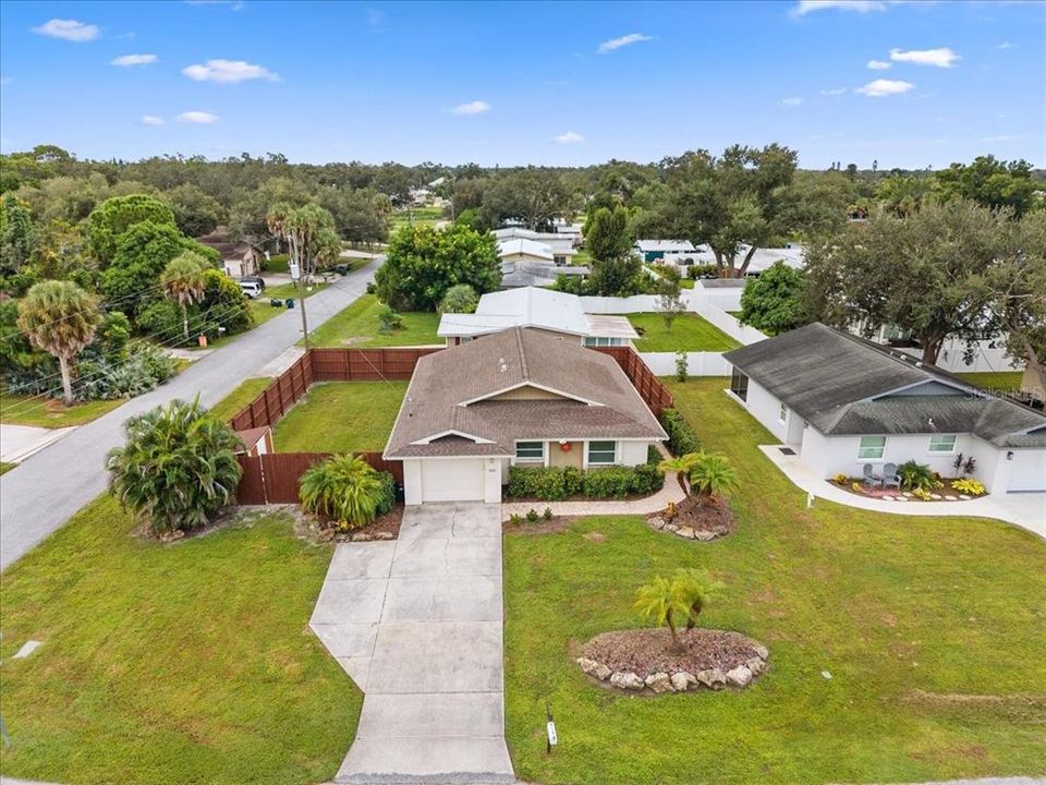 For Sale: $595,000 (3 beds, 2 baths, 1210 Square Feet)