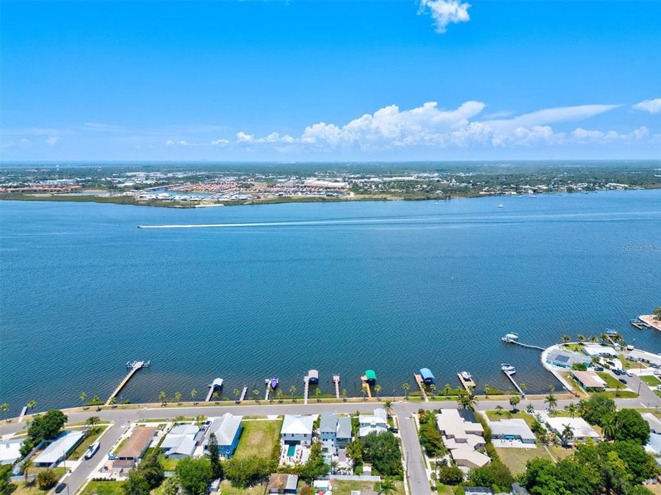 En Venta: $2,095,000 (4 camas, 3 baños, 3255 Pies cuadrados)