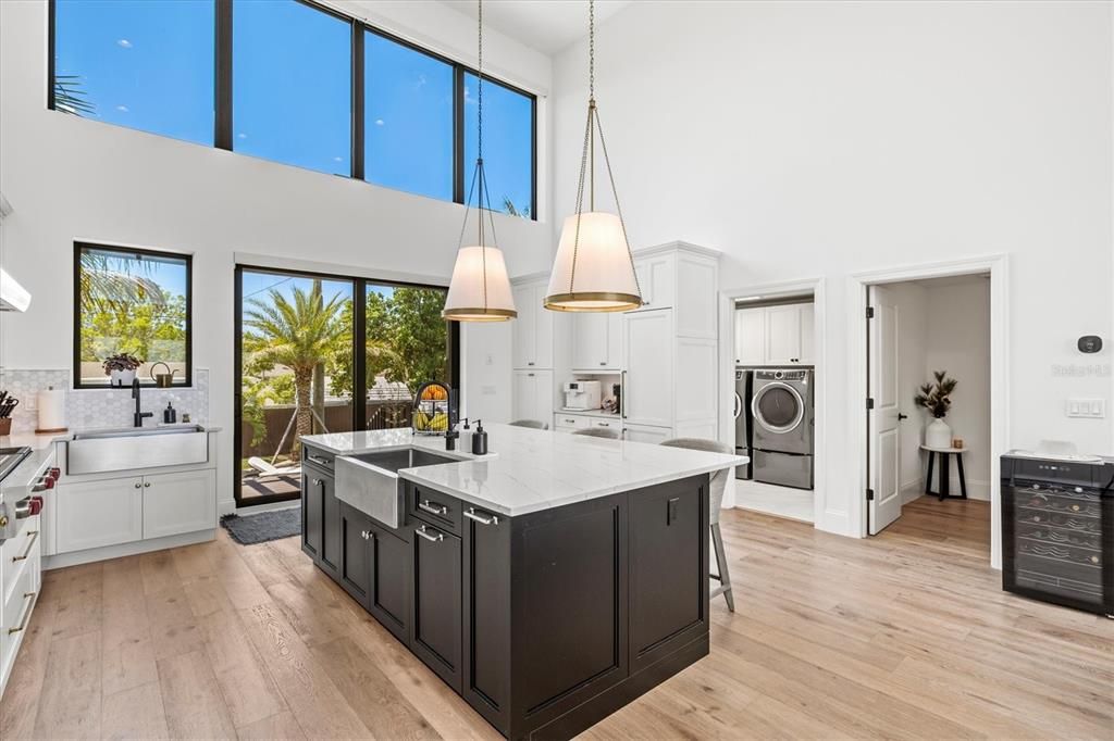 En Venta: $2,095,000 (4 camas, 3 baños, 3255 Pies cuadrados)