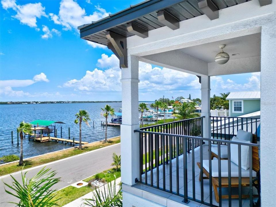 En Venta: $2,095,000 (4 camas, 3 baños, 3255 Pies cuadrados)