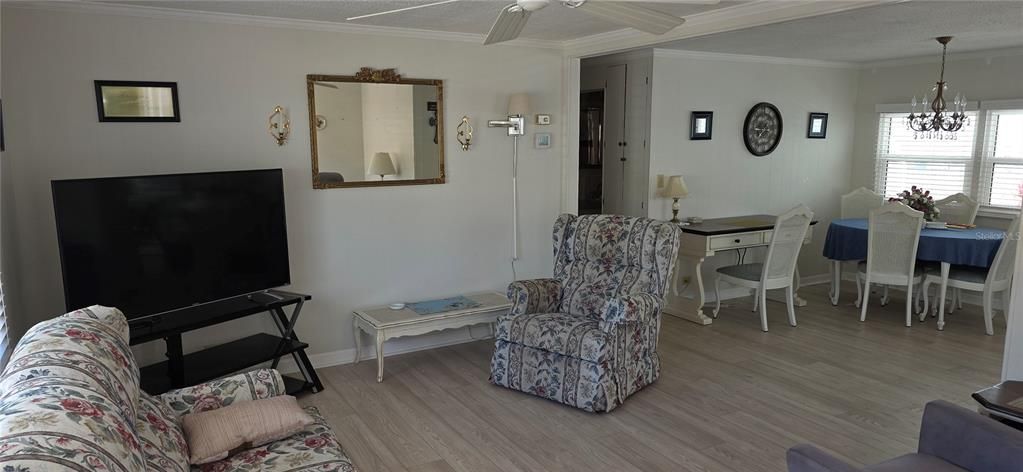For Sale: $84,900 (2 beds, 2 baths, 945 Square Feet)