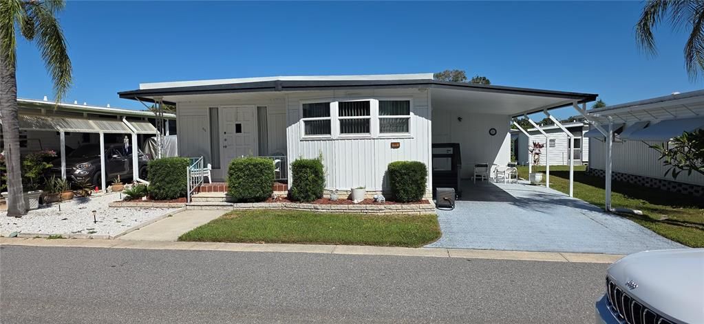 For Sale: $84,900 (2 beds, 2 baths, 945 Square Feet)