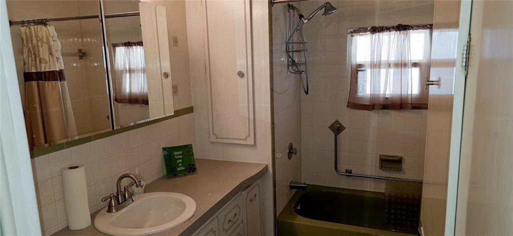 For Sale: $84,900 (2 beds, 2 baths, 945 Square Feet)