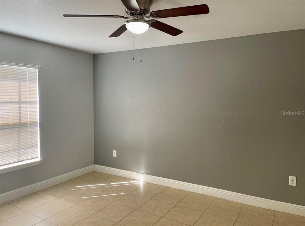 For Sale: $105,000 (1 beds, 1 baths, 674 Square Feet)