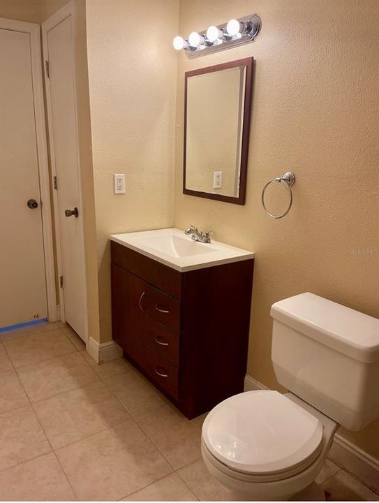 For Sale: $105,000 (1 beds, 1 baths, 674 Square Feet)