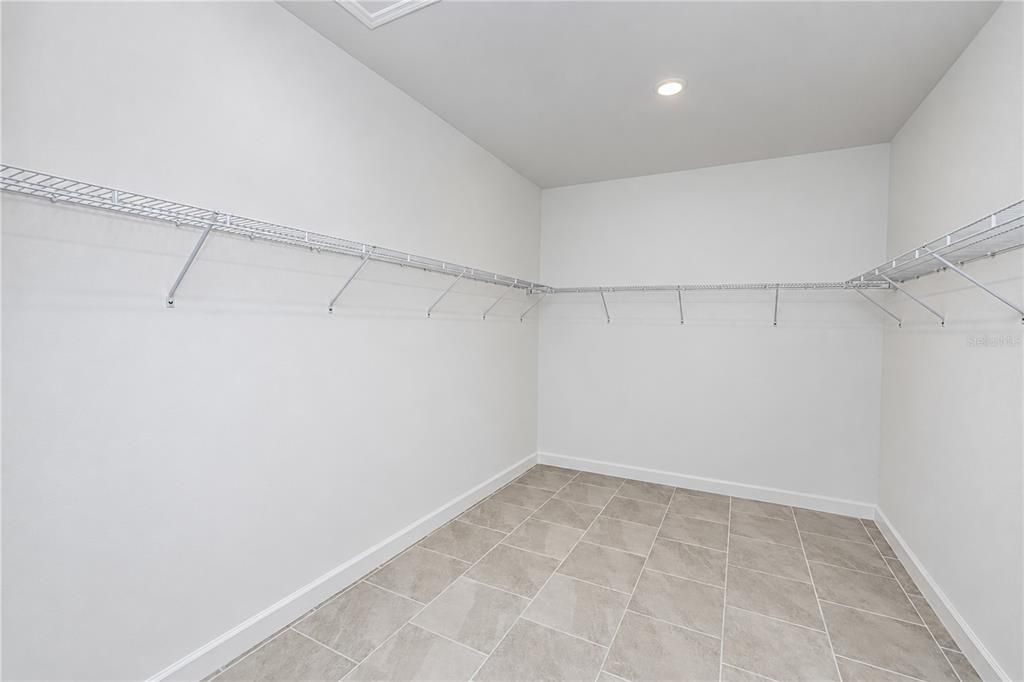 For Sale: $469,499 (4 beds, 2 baths, 2520 Square Feet)