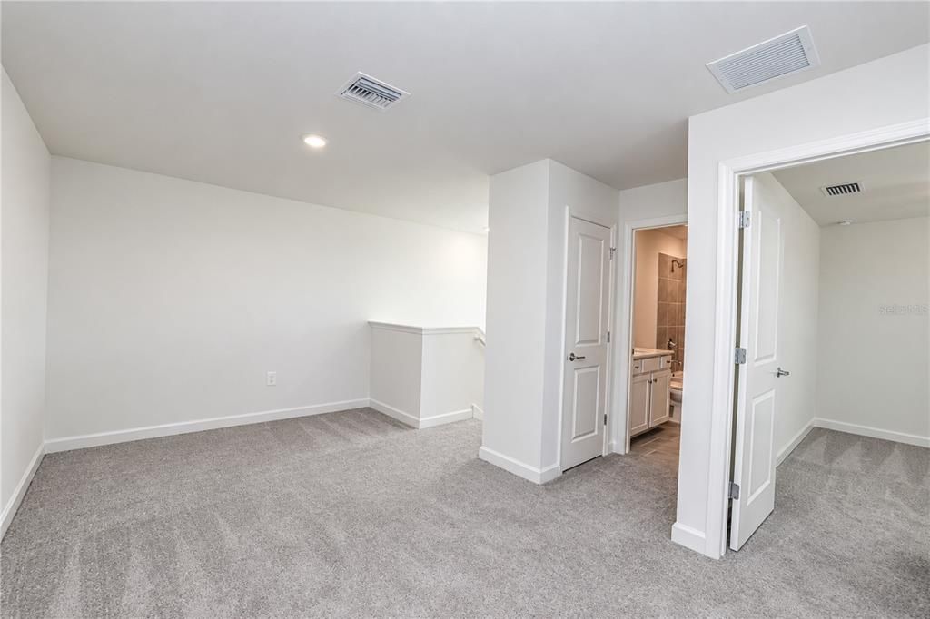 For Sale: $469,499 (4 beds, 2 baths, 2520 Square Feet)