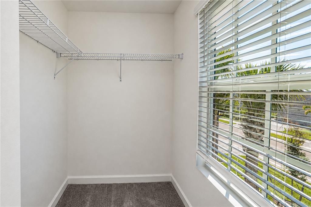 For Sale: $469,499 (4 beds, 2 baths, 2520 Square Feet)