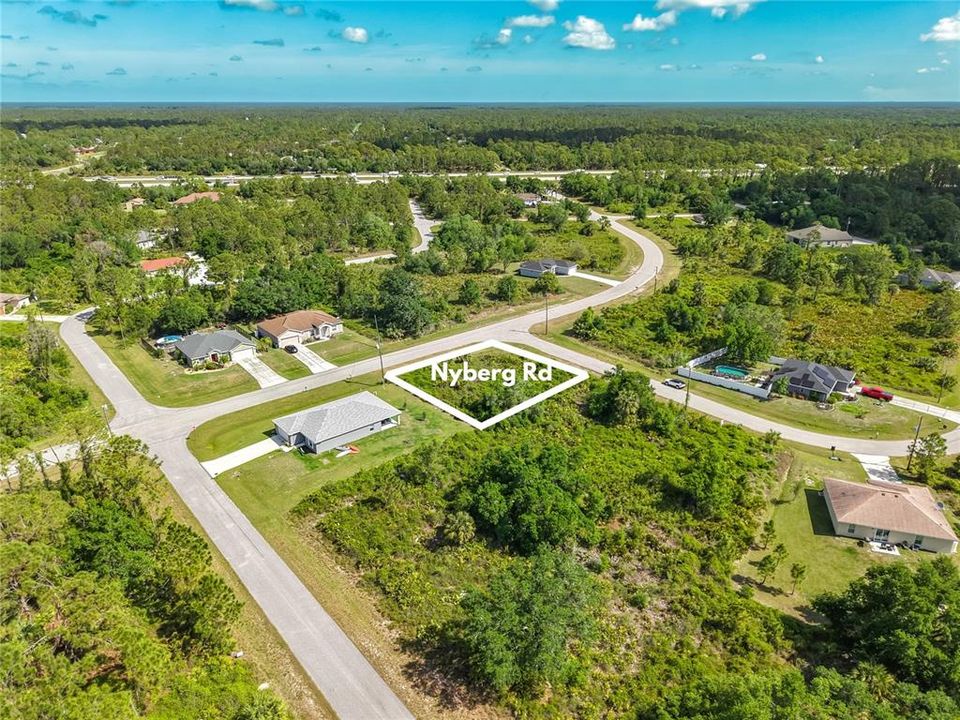 На продажу: $69,500 (0.92 acres)