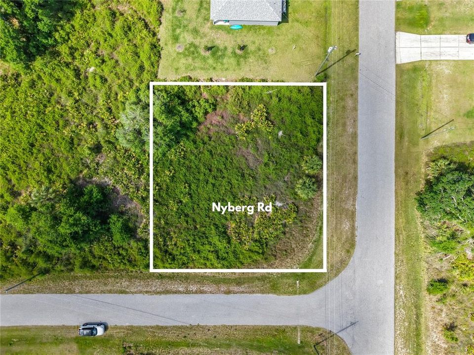 На продажу: $69,500 (0.92 acres)