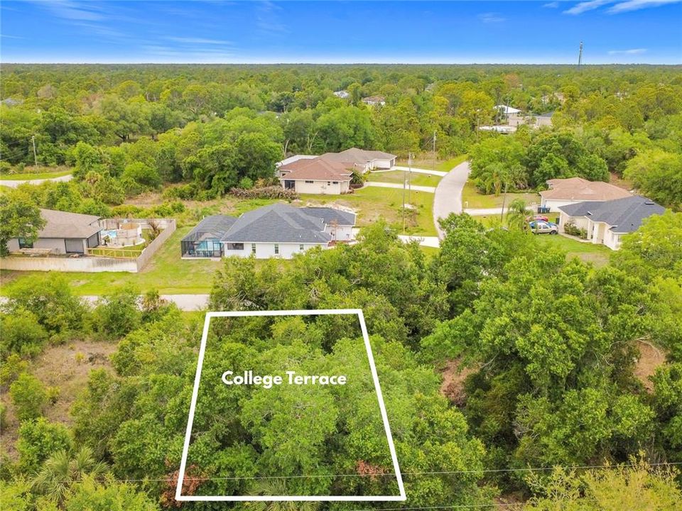 На продажу: $69,500 (0.92 acres)