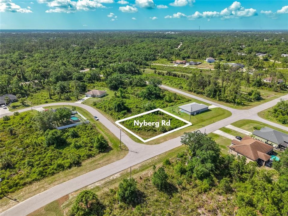 На продажу: $69,500 (0.92 acres)