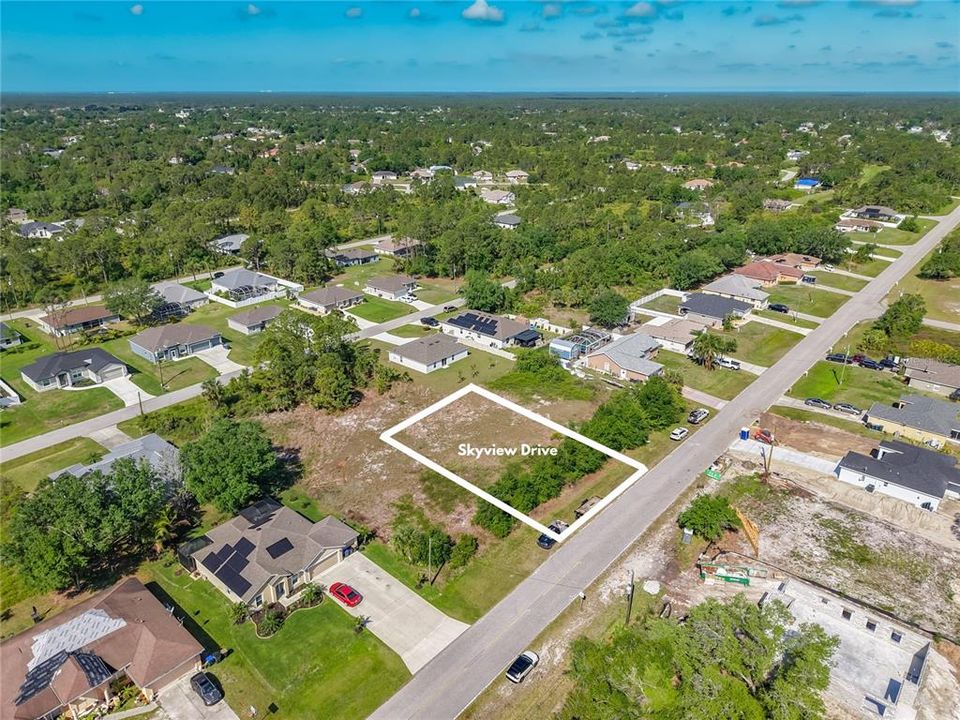 На продажу: $69,500 (0.92 acres)