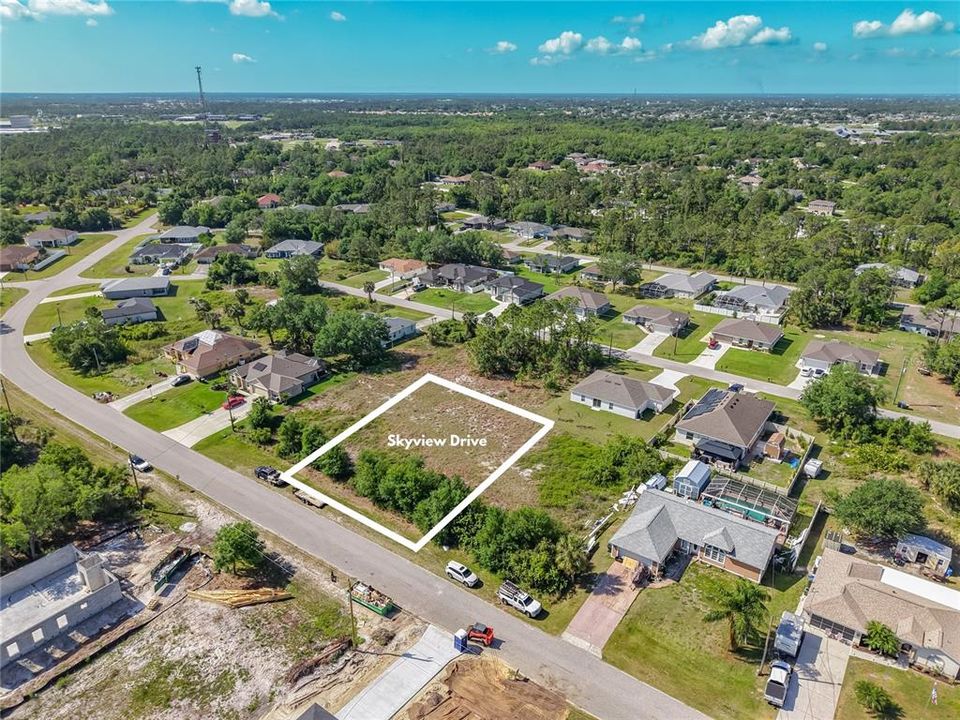 На продажу: $69,500 (0.92 acres)