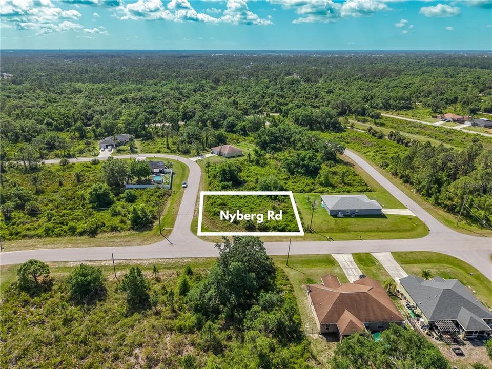 На продажу: $69,500 (0.92 acres)