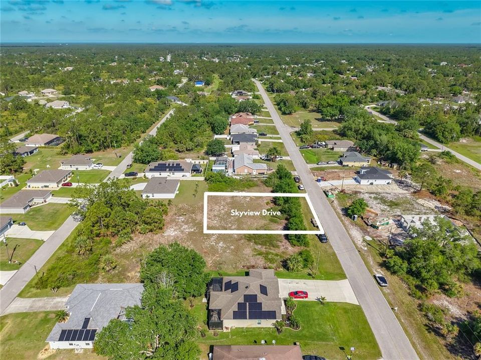 На продажу: $69,500 (0.92 acres)