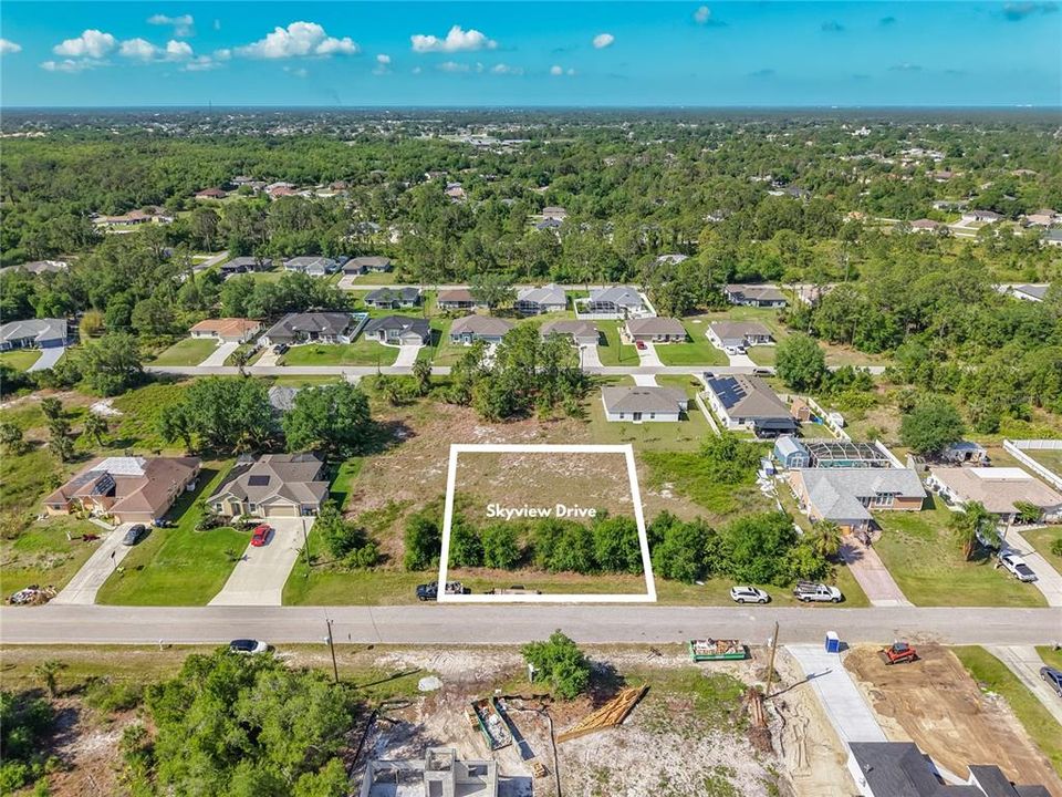 На продажу: $69,500 (0.92 acres)