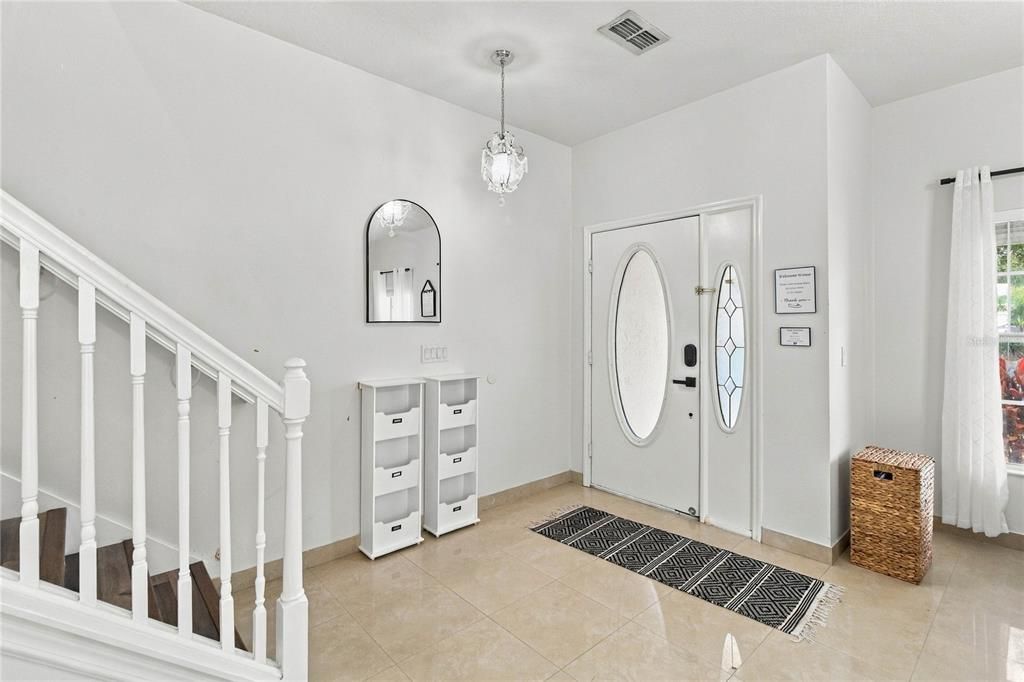 En Venta: $550,000 (5 camas, 3 baños, 2747 Pies cuadrados)