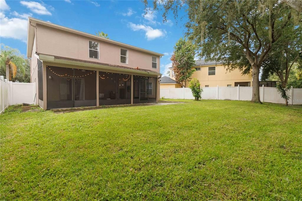 En Venta: $550,000 (5 camas, 3 baños, 2747 Pies cuadrados)