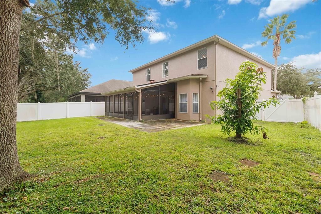 En Venta: $550,000 (5 camas, 3 baños, 2747 Pies cuadrados)