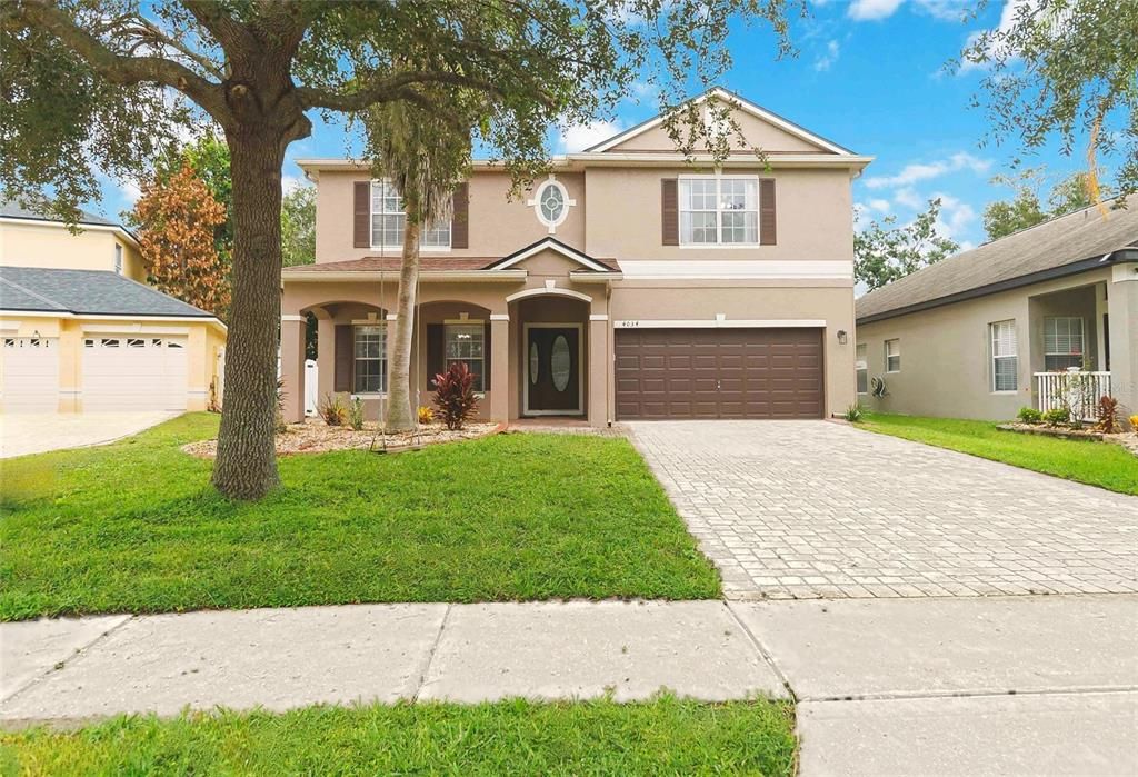 En Venta: $550,000 (5 camas, 3 baños, 2747 Pies cuadrados)