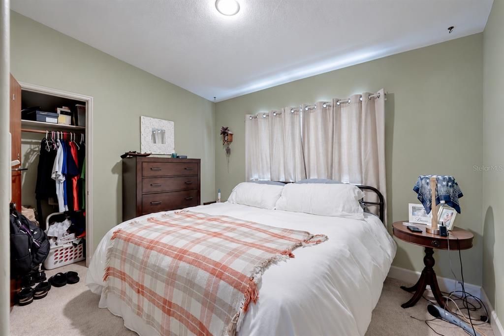 En Venta: $450,000 (4 camas, 2 baños, 1866 Pies cuadrados)