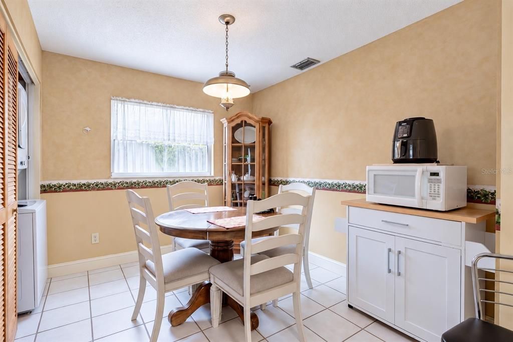 En Venta: $450,000 (4 camas, 2 baños, 1866 Pies cuadrados)