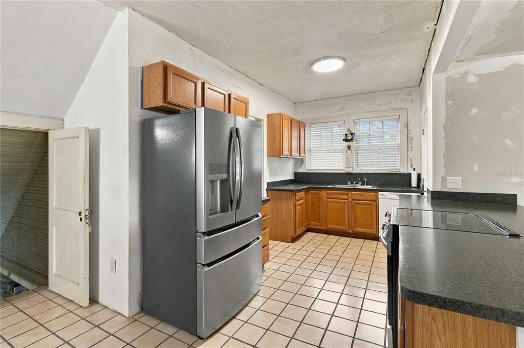 En Venta: $800,000 (4 camas, 2 baños, 2359 Pies cuadrados)