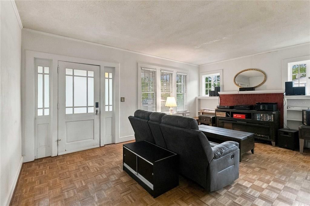 En Venta: $800,000 (4 camas, 2 baños, 2359 Pies cuadrados)
