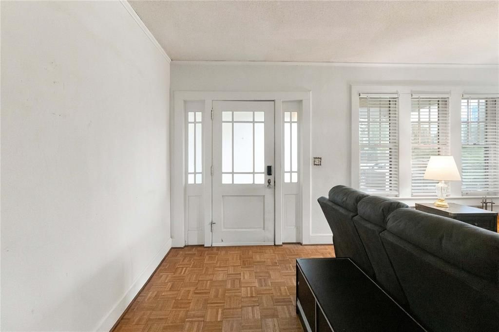 En Venta: $800,000 (4 camas, 2 baños, 2359 Pies cuadrados)