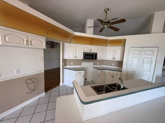 На продажу: $419,000 (3 спален, 2 ванн, 1808 Квадратных фут)