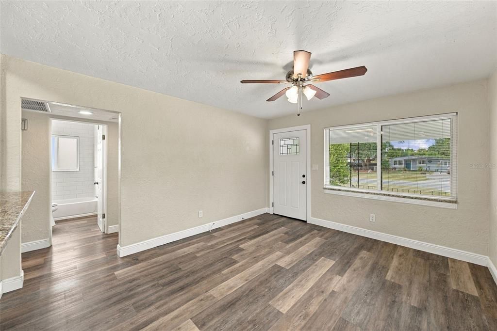 For Sale: $399,000 (2 beds, 1 baths, 795 Square Feet)