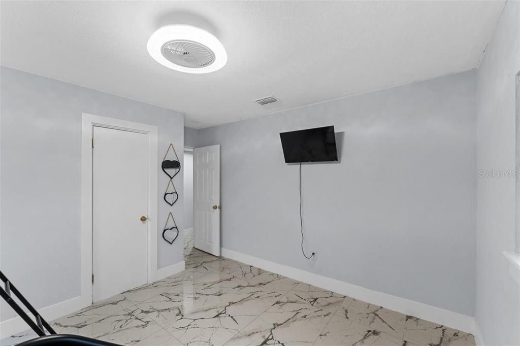 En Venta: $540,000 (4 camas, 3 baños, 1405 Pies cuadrados)